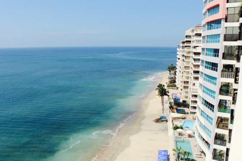 chambre-hote-ST ETIENNE DE TINEE-min_beach_ocean_shore_hotel_palm_tree-33726